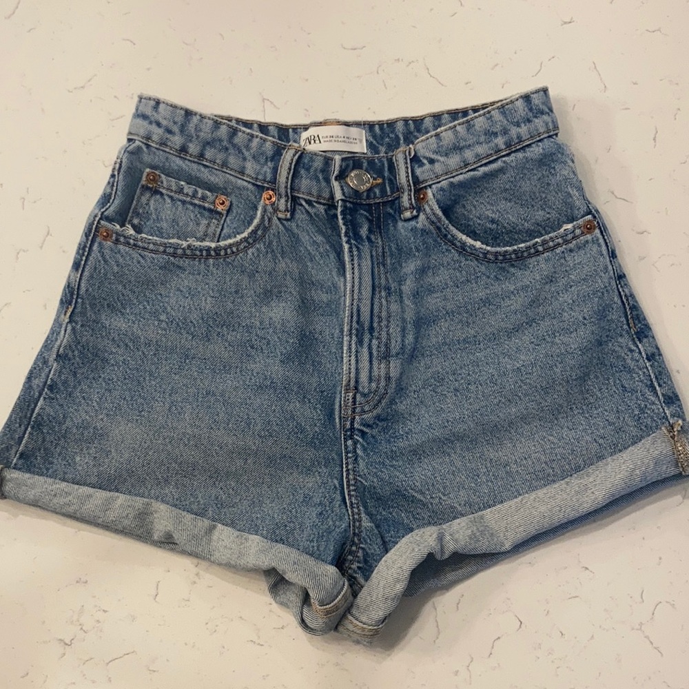 High waisted Zara shorts, size 4